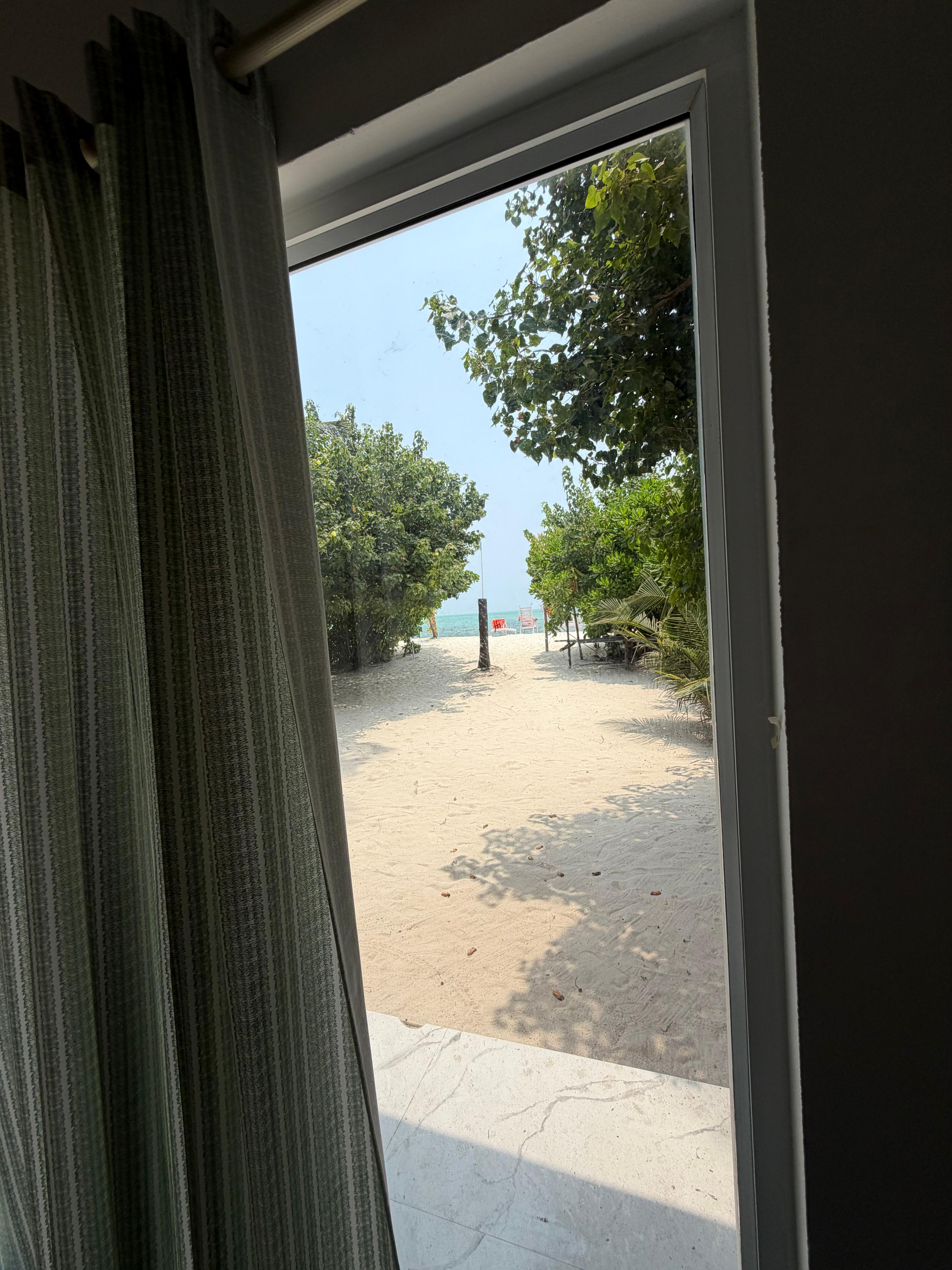 PP Beach Villa - Tap to explore photos