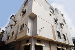 Hotel Roshan - 3 Min Walk To Godowliya.