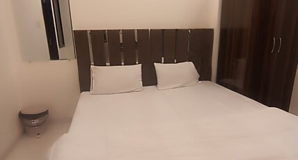 kiwi inn hotel, Vijay Nagar, Scheme No. 78 Room Type - Standard Room