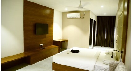HOTEL TULIPS GRAND TURKAMJAL Room Type - LUXURY ROOMS