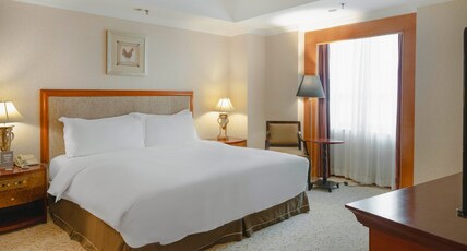 Crowne Plaza QINGDAO Room Type - Crowne Plaza Suite
