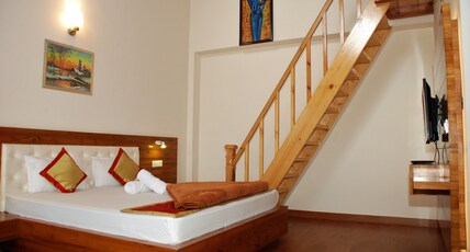 The Majestic Cedar | 2km From Mall Road, Stags not allowed Room Type - Classy Duplex Valley View AC for 4 persons