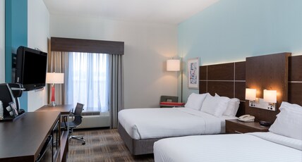 Holiday Inn Express & Suites GRENADA Room Type - 2 Queen Beds Standard Comm Access