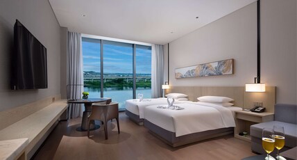 Hyatt Place Changsha Airport Room Type - Lake View Twin Beds
