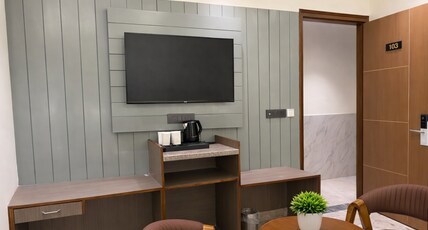 The Prominence Premium Hotel & Banquet Room Type - Deluxe room