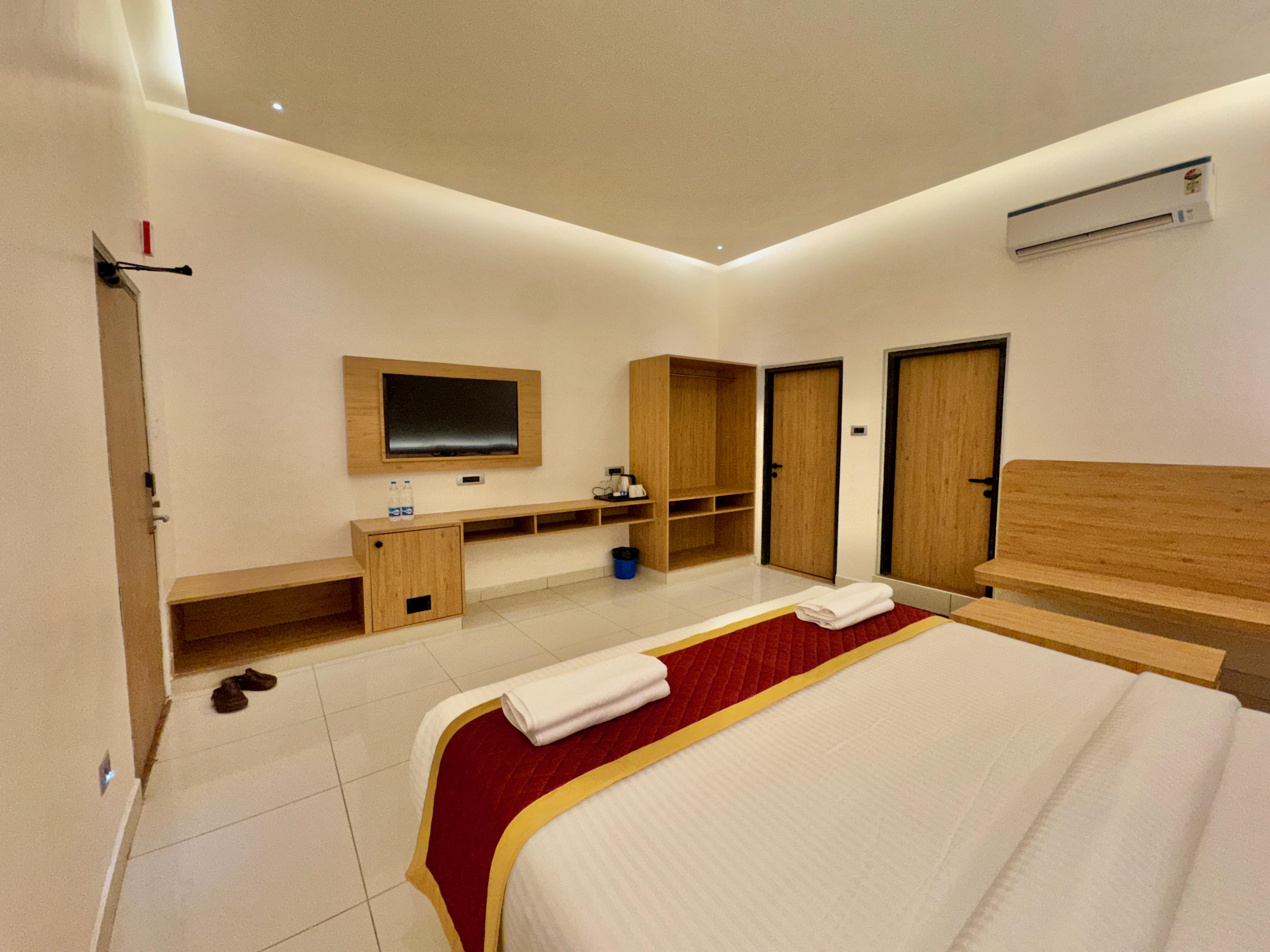 Triviera Hotel - Tap to explore photos