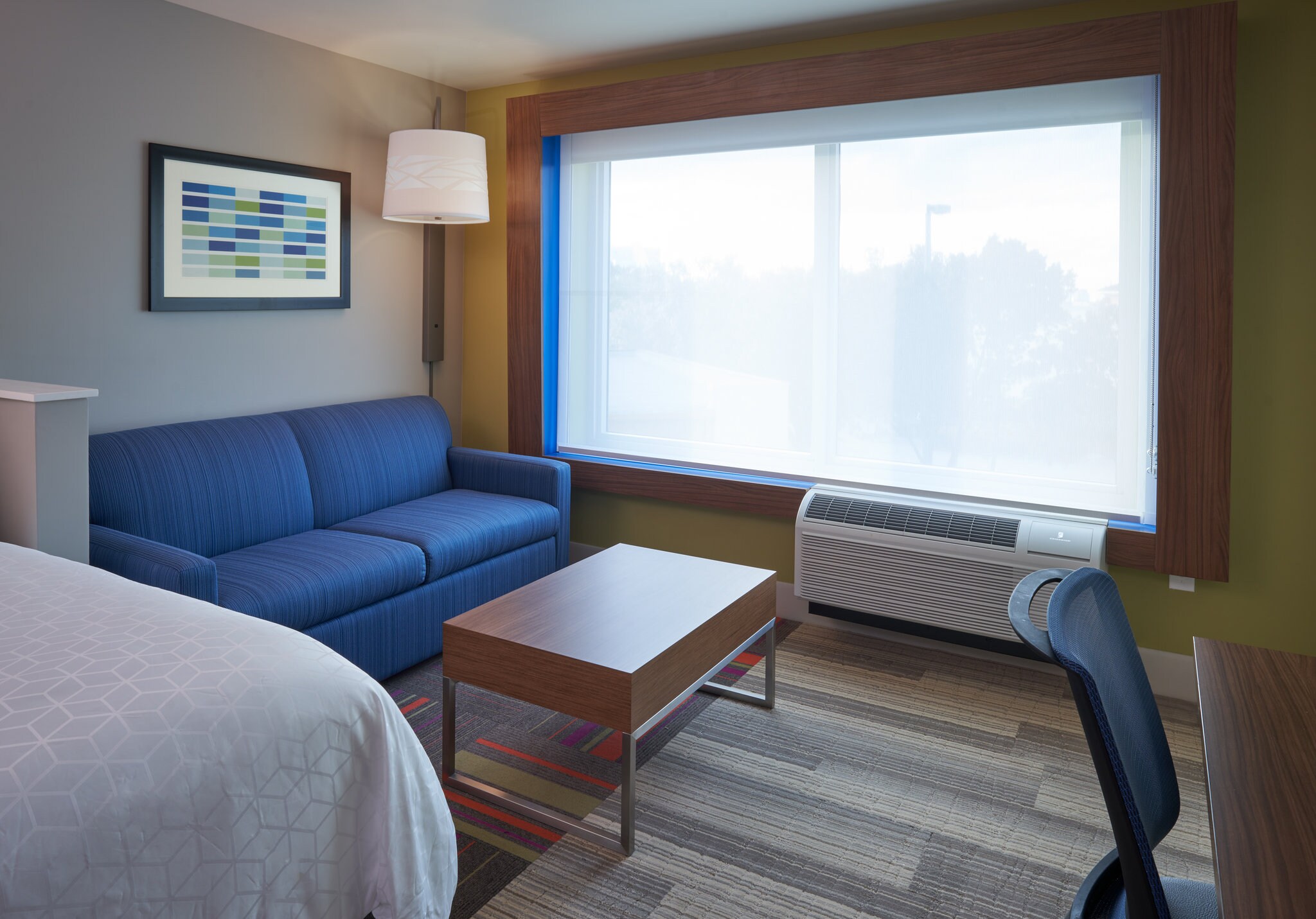 Holiday Inn Express & Suites Doral - Miami - Tap to explore photos