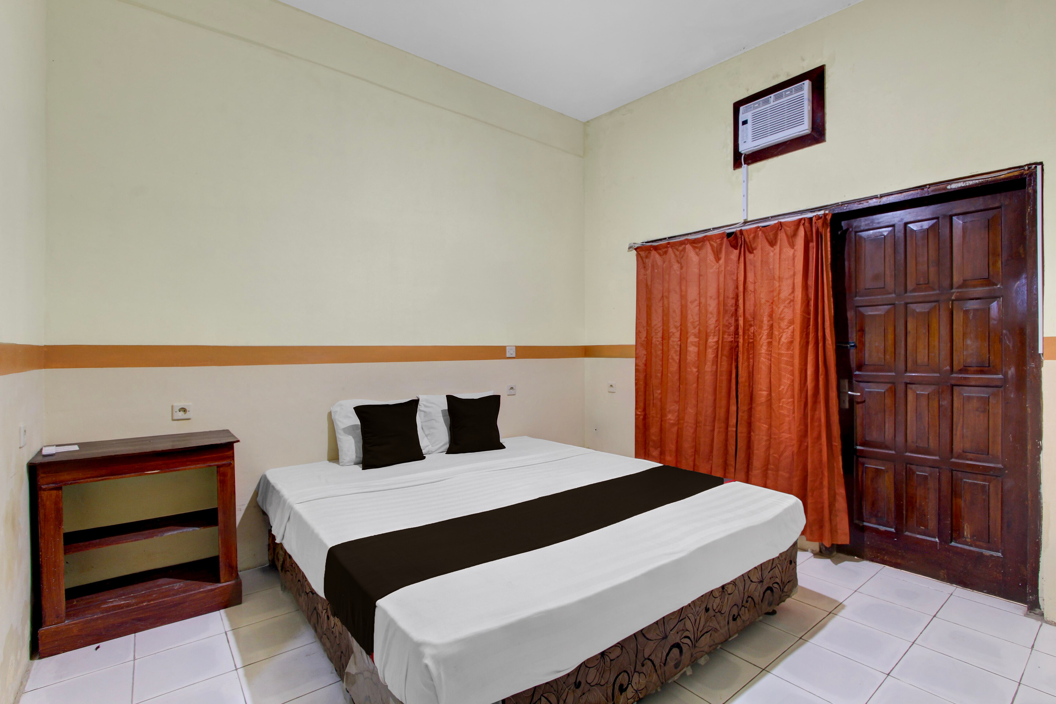 Hotel O Lowanu Stay Syariah - Tap to explore photos