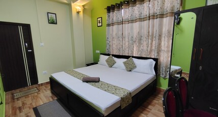 F N Guest House Room Type - Executive Double Room