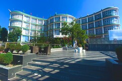 Address of Hotel Barog Heights