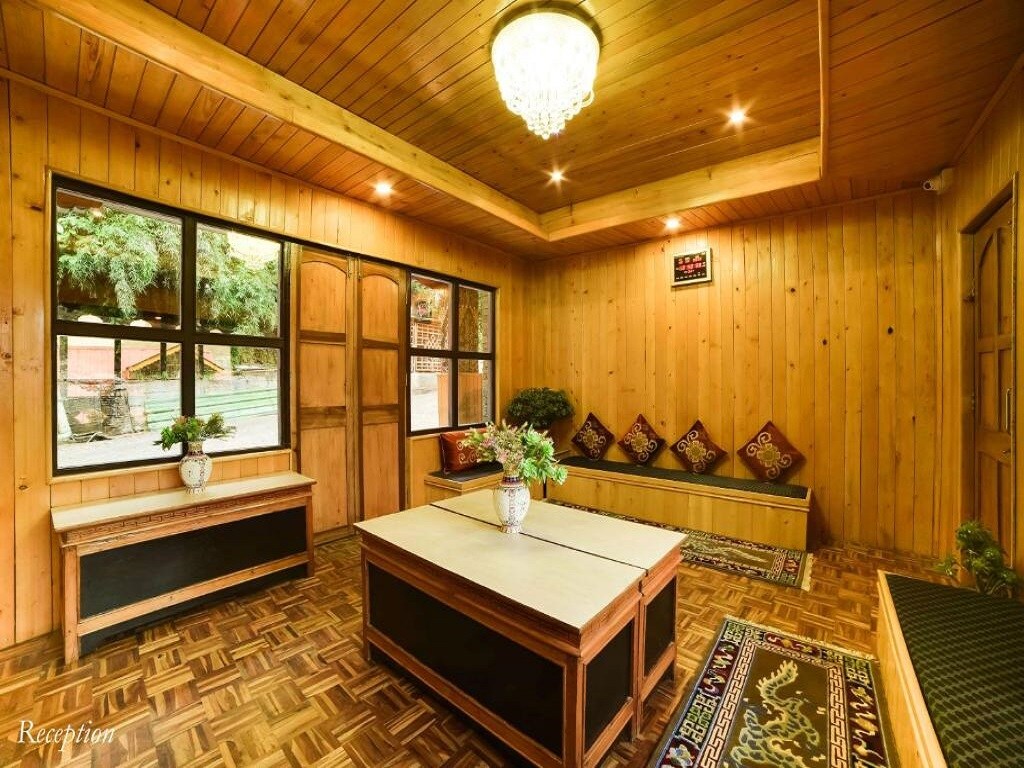 Summit Panghen Metok Hotel - Tap to explore photos