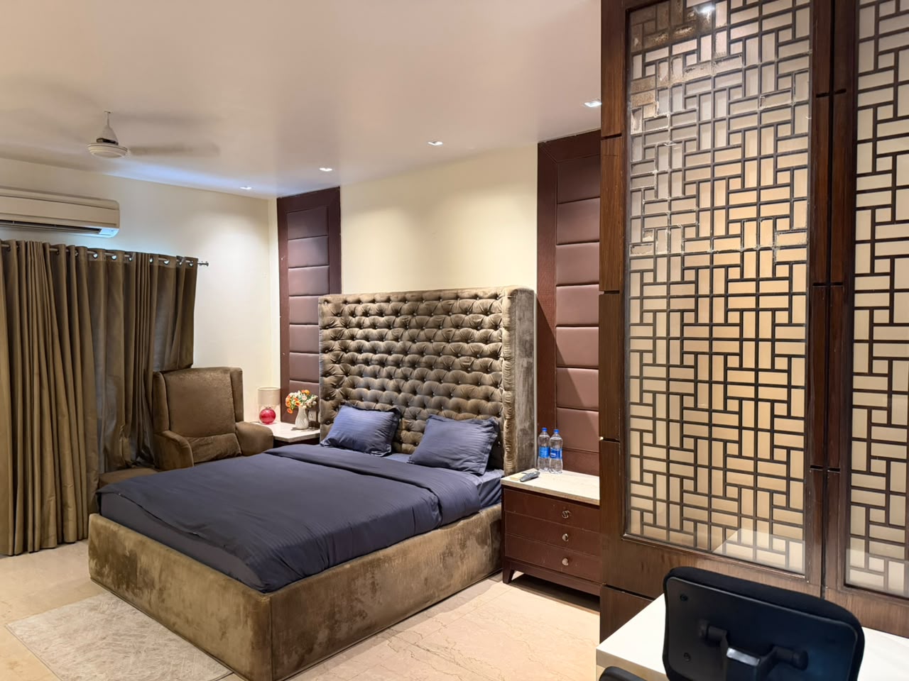 5 BHK Nivasa Luxury Villa Near Cyberhub - Tap to explore photos