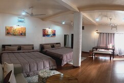 Natures Nest - Lake View