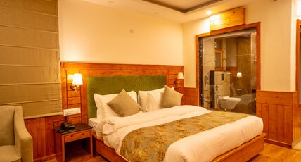 Sparklyn View Luxe Room Type - Deluxe Room with Balcony ( First Floor )