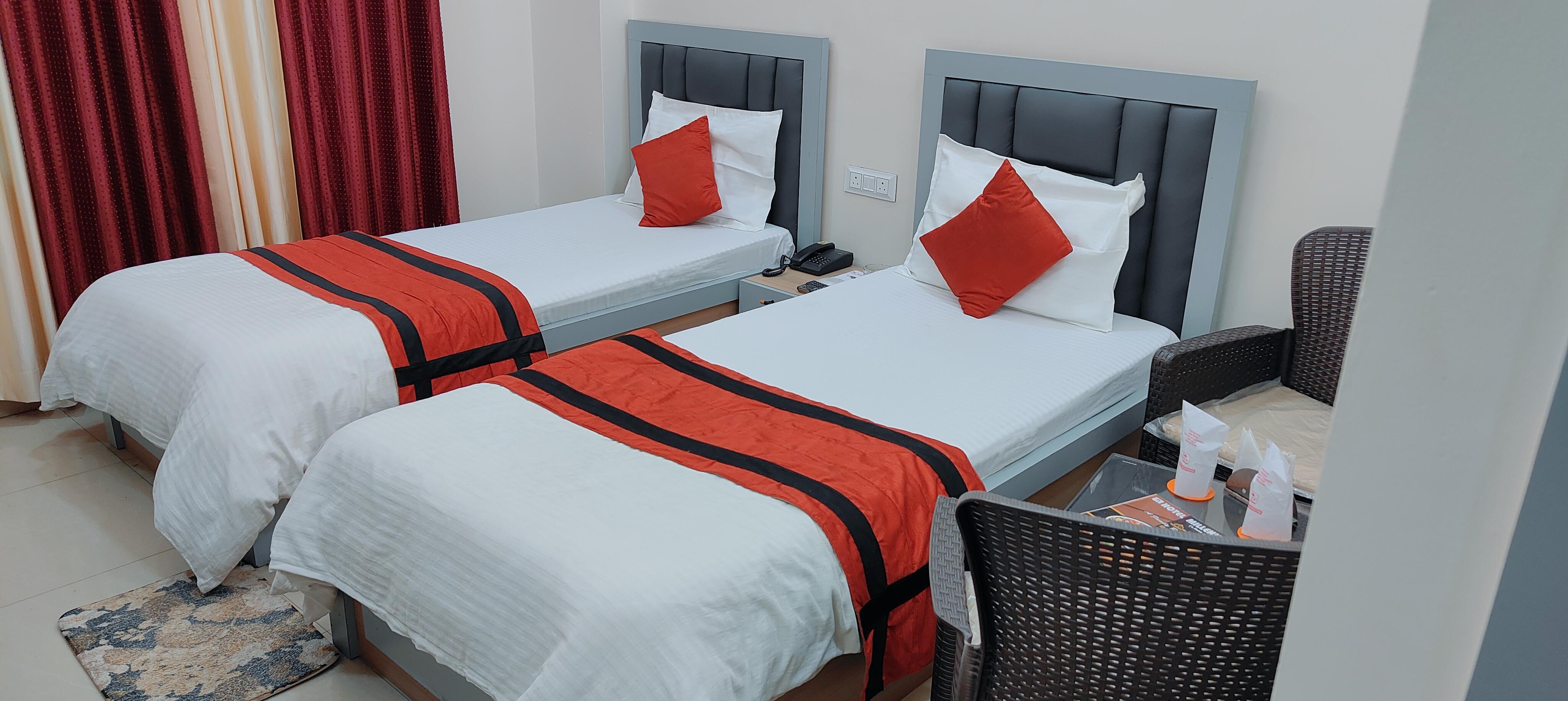 Hotel Millenium - Tap to explore photos