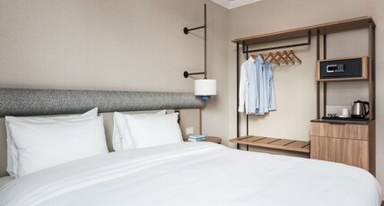 Ambasciatori Hotel Mestre Venice, Tapestry Collection Hilton Room Type - KING GUEST ROOM