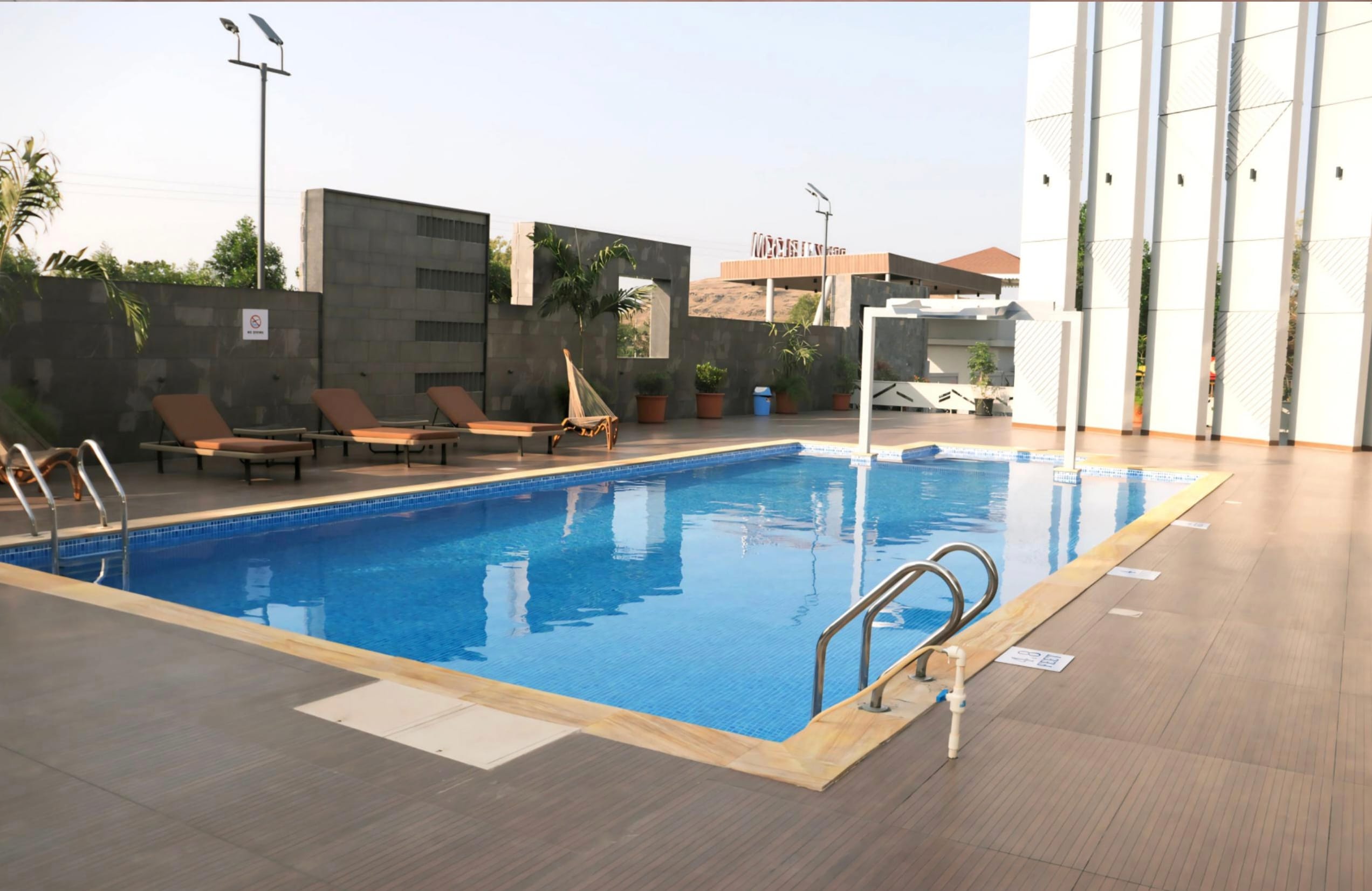 Blow Show Villa 6 BHK - Tap to explore photos
