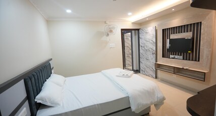 HOUSE OF LORD Room Type - DELUXE