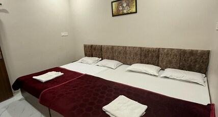 SAMRUDDHI RESIDENCY Room Type - Room 202- 4bed ( no lift )