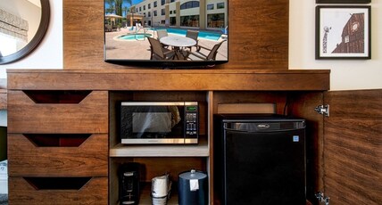 Hampton Inn And Suites Hemet Room Type - 1 KING BED NONSMOKING