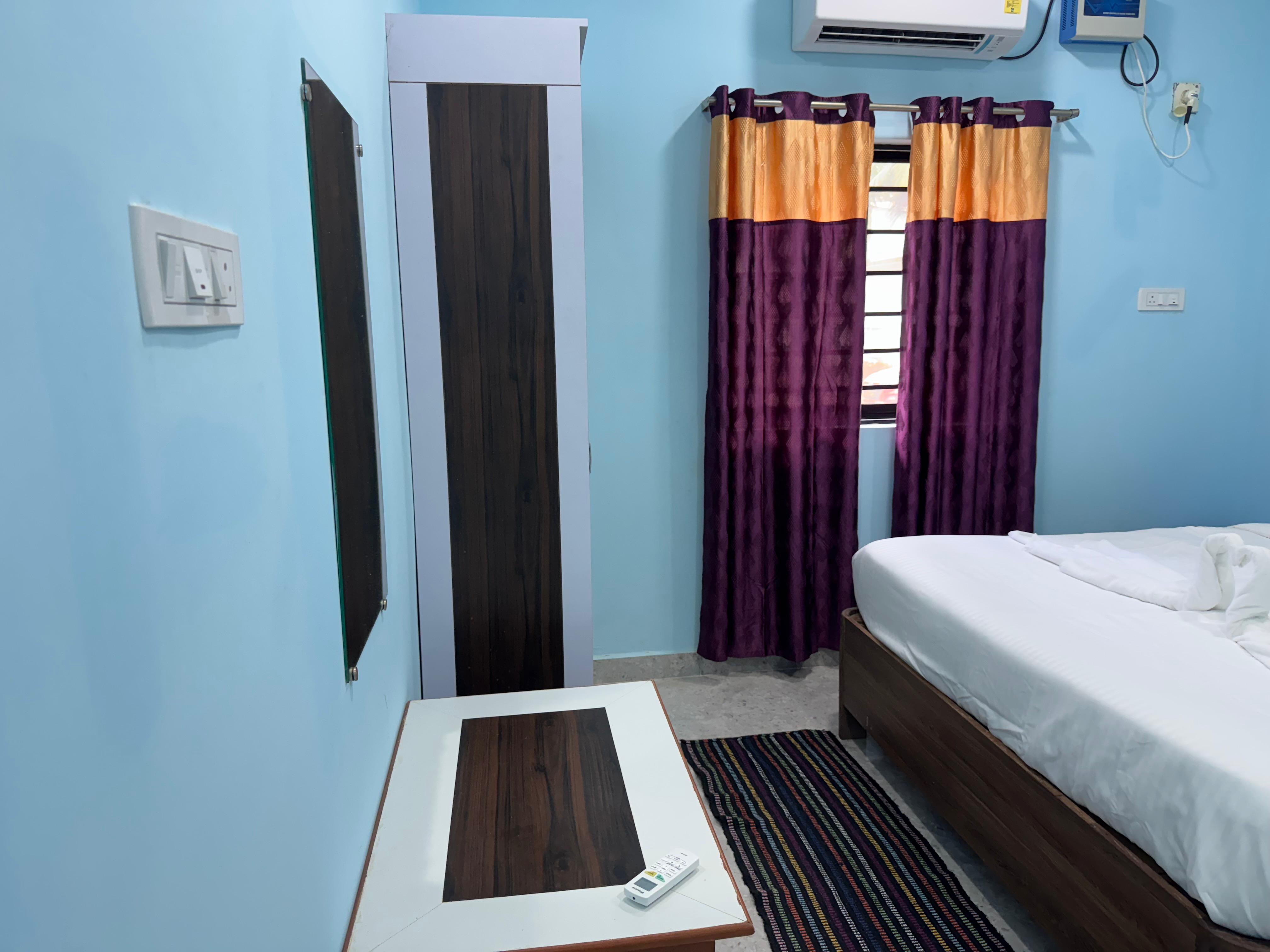 Rock Bite Beachfront Resort - Tap to explore photos