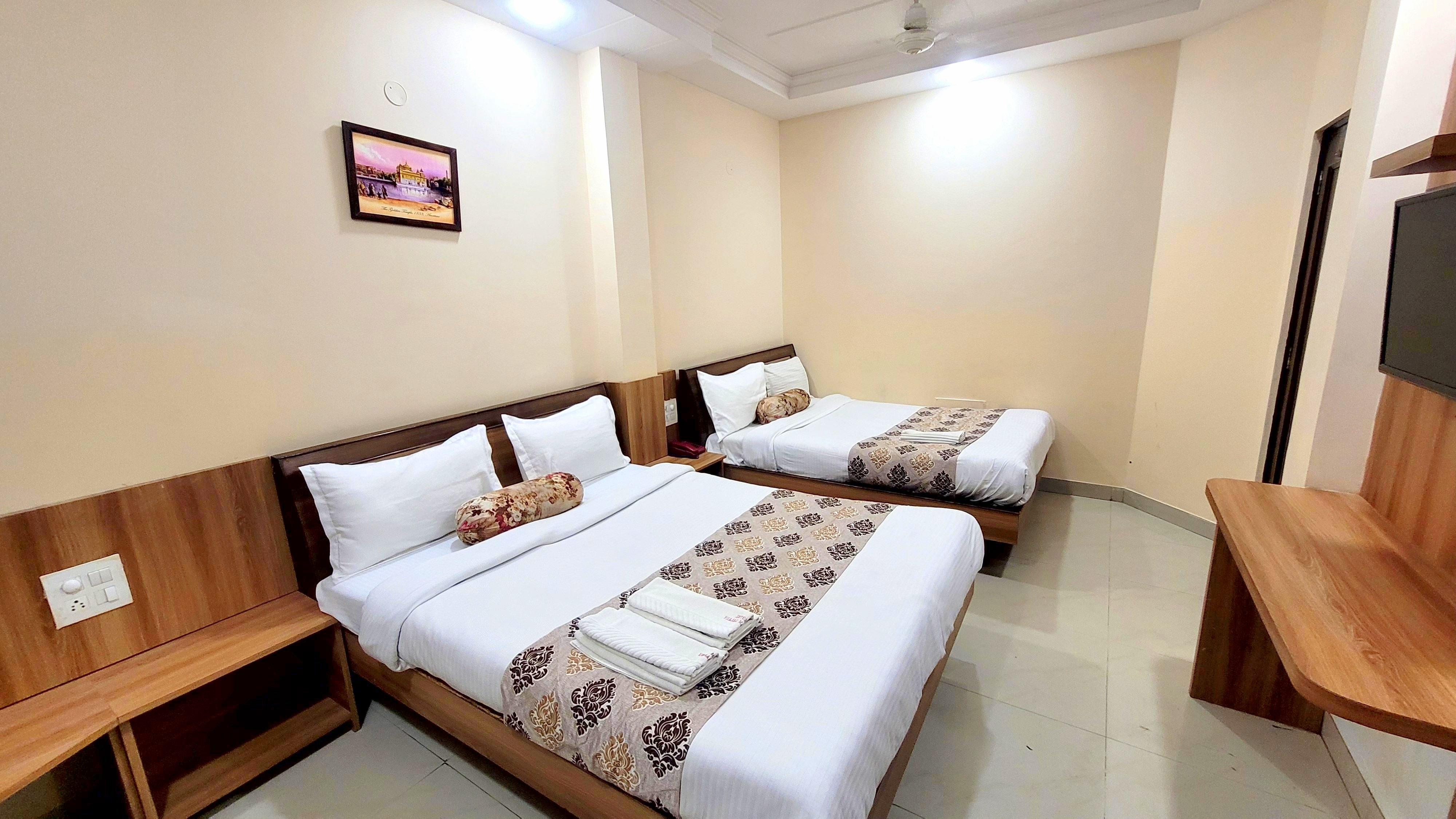 Hotel Sakhi Inn by Urban Galaxy Near Golden Temple - Tap to explore photos