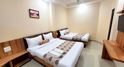 Hotel Sakhi Inn by Urban Galaxy Near Golden Temple Room Type - Deluxe Family Room