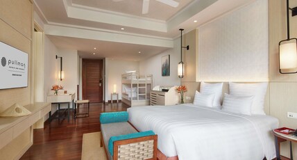 Pullman Danang Beach Resort Room Type - Junior Family Suite with 1 Kingsize bed and 1 Bunk bed, Private balcony