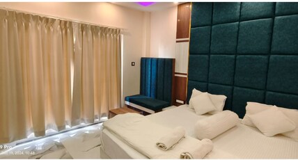 HOTEL GOLDEN HUT Room Type - Deluxe room non ac