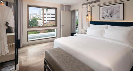 Radisson Hotel Chateau De Bangkok Room Type - Suite - 01 Bedroom