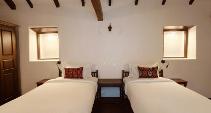 Ezekiel House Room Type - Public Balcony Room