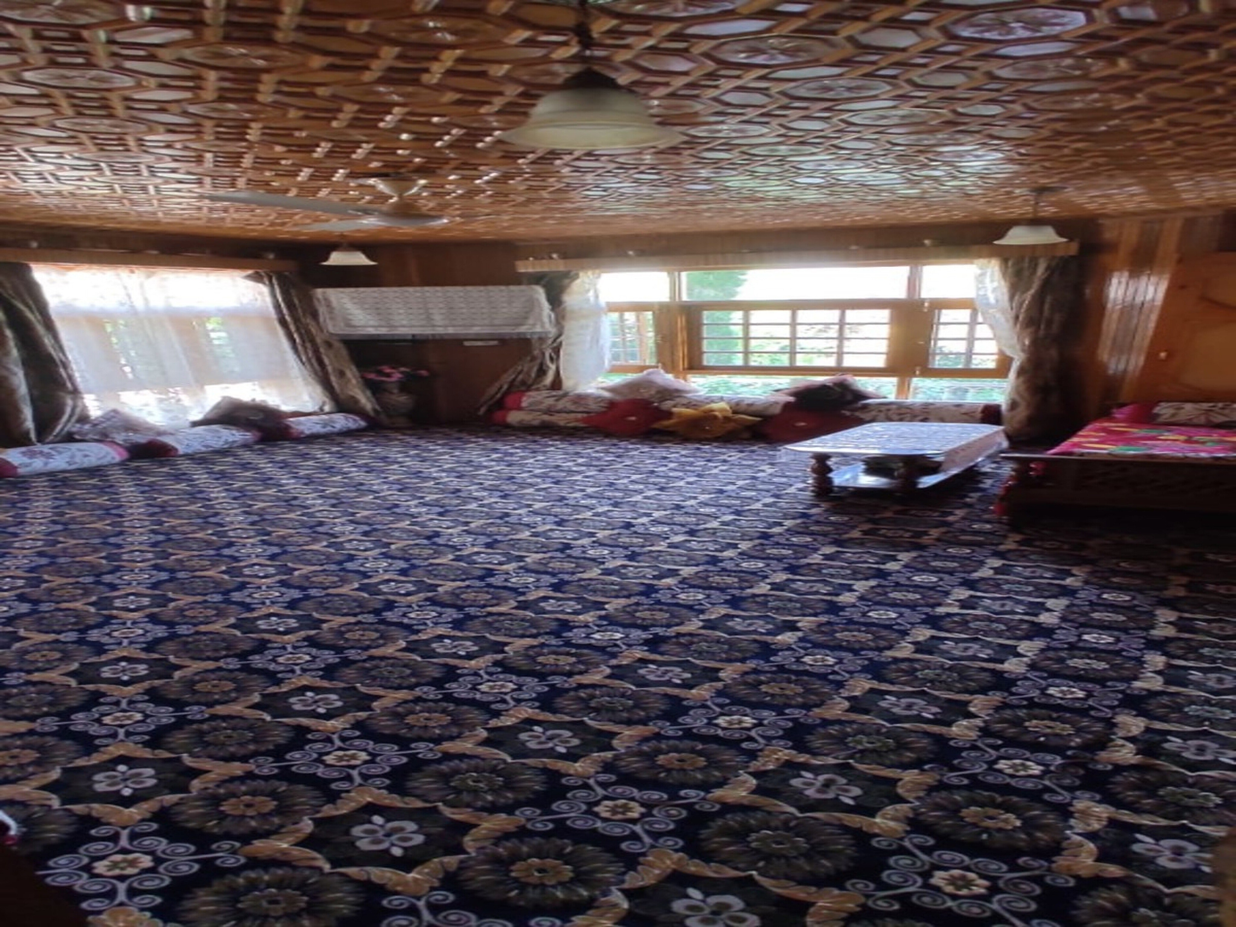 Hubba Paying Guest House - Tap to explore photos