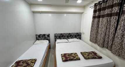 Hotel Medanta Inn Room Type - AC Deluxe Room