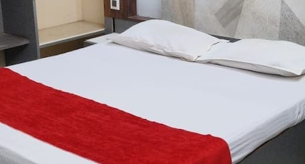 LODGE SRI BALAJI Room Type - DOUBLE BED ROOM WITH AC LODGE SRI BALAJI Room Type - DOUBLE BED ROOM WITH AC