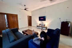 Steps to Airport - 2bhk homestay
