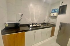 West Valley 6 BR Villa