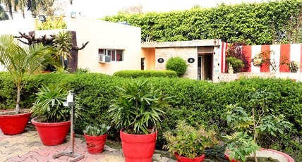 Rajwada Hotel Room Type - Deluxe Room
