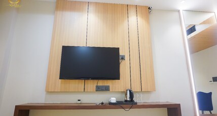 HOTEL RADHIKA REGENCY Room Type - Deluxe Room