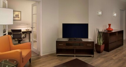 Hilton Toronto/Markham Suites Conference Centre & Spa Room Type - 1 KING 1BDRM KITCHEN SUITE