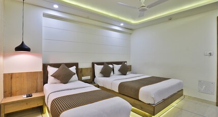 Hotel Pearl Room Type - Super Deluxe Triple Room