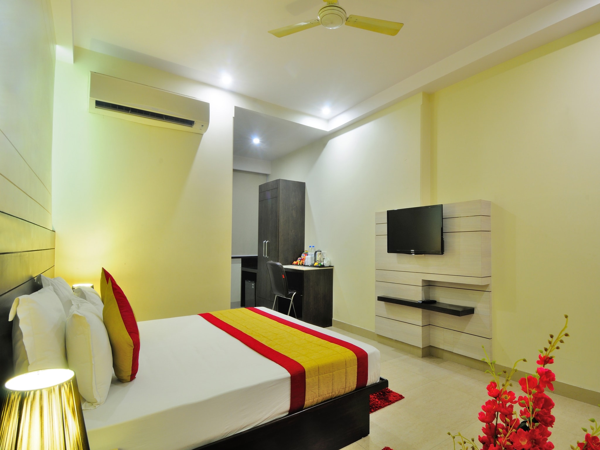 Hotel Sky Rich International @5 Min from Karol Bagh Metro Station - Tap to explore photos