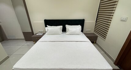 Hotel Ganga Palace Ujjain Room Type - Deluxe AC Room