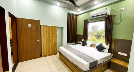 Hotel Janki Palace & Restaurant Room Type - Superior Room
