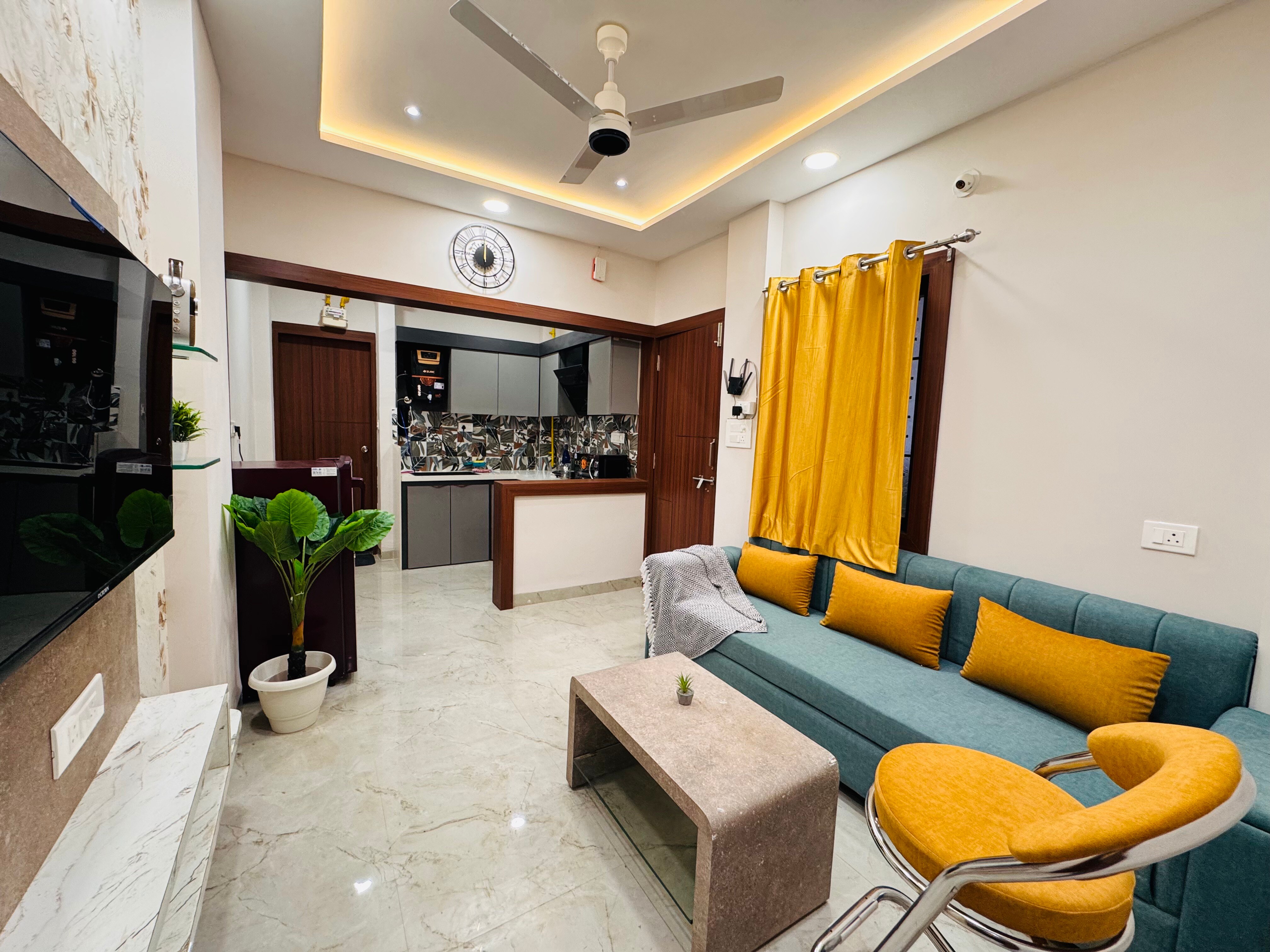 Home Escape Cozy 1BHK Apartment Mahalaxmi Nagar - Tap to explore photos