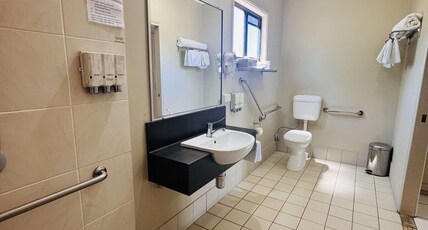 Best Western Bungil Creek Motel Room Type - Accessible - 1 Queen 1 Single, Mobility Accessible, Walk In Shower, Work Desk, Cable Tv, Air-Conditi Best Western Bungil Creek Motel Room Type - Accessible - 1 Queen 1 Single, Mobility Accessible, Walk In Shower, Work Desk, Cable Tv, Air-Conditi