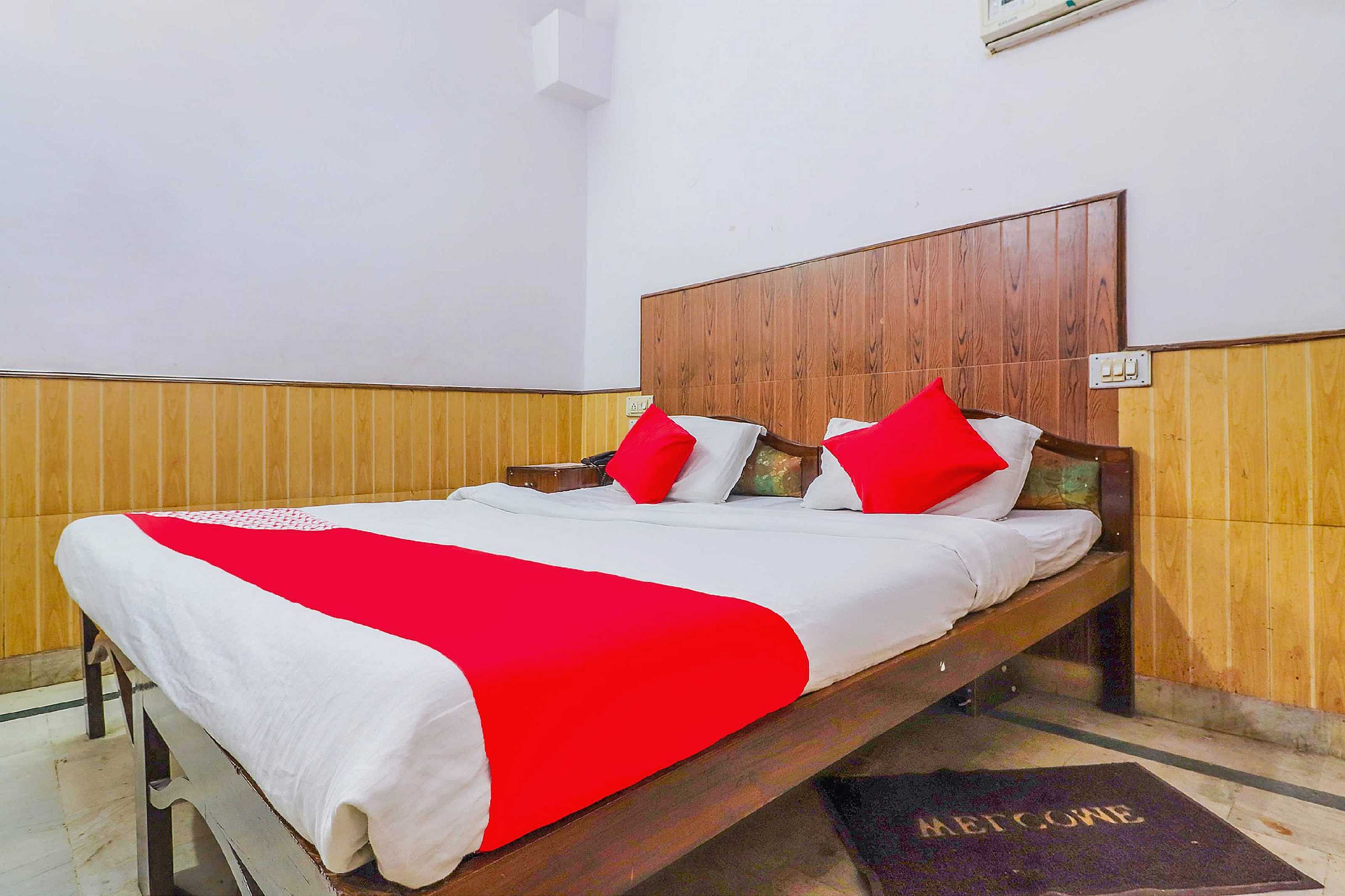 Hotel O Prem Chunaria - Tap to explore photos