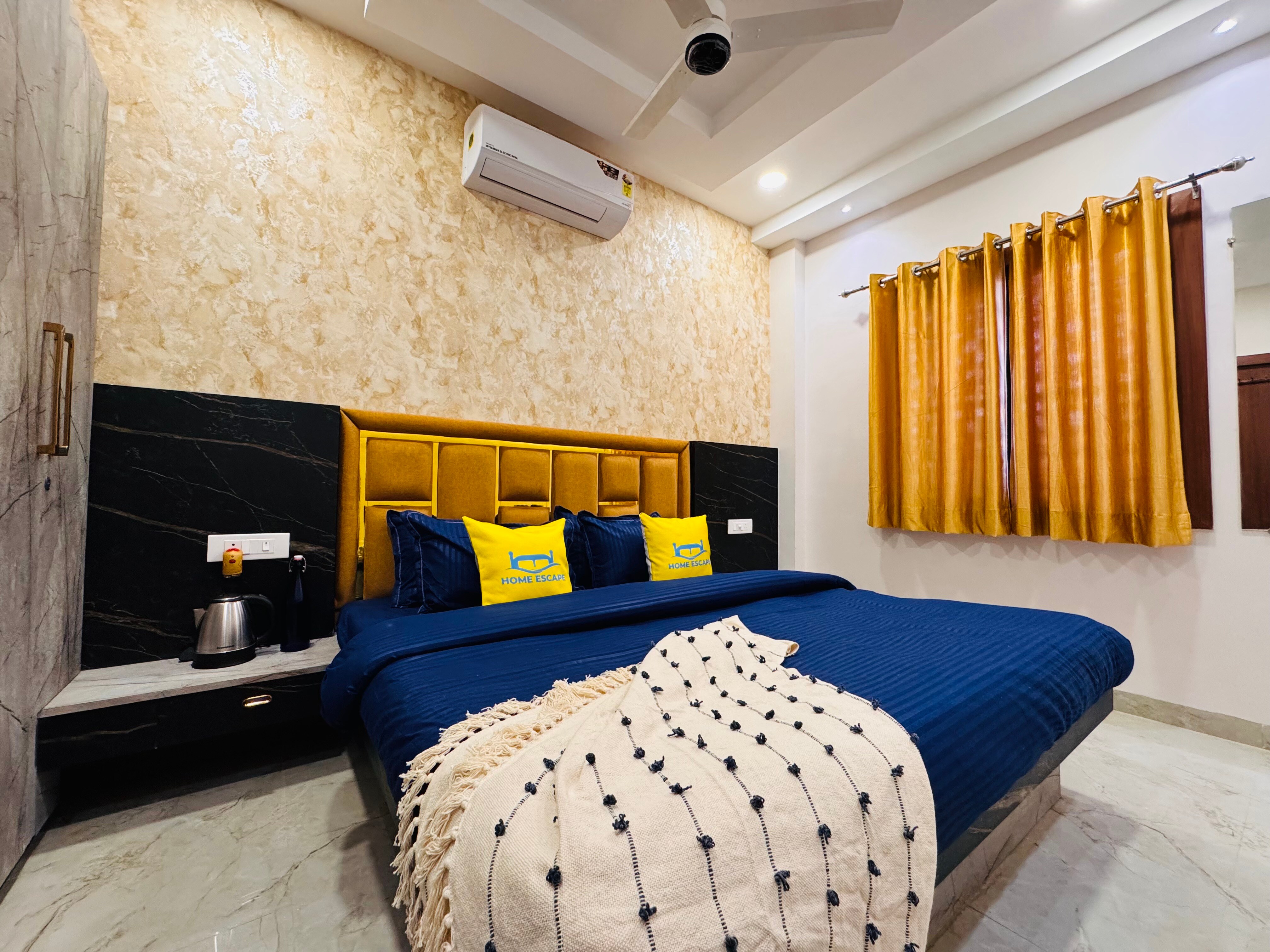 Home Escape Cozy 1BHK Apartment Mahalaxmi Nagar - Tap to explore photos