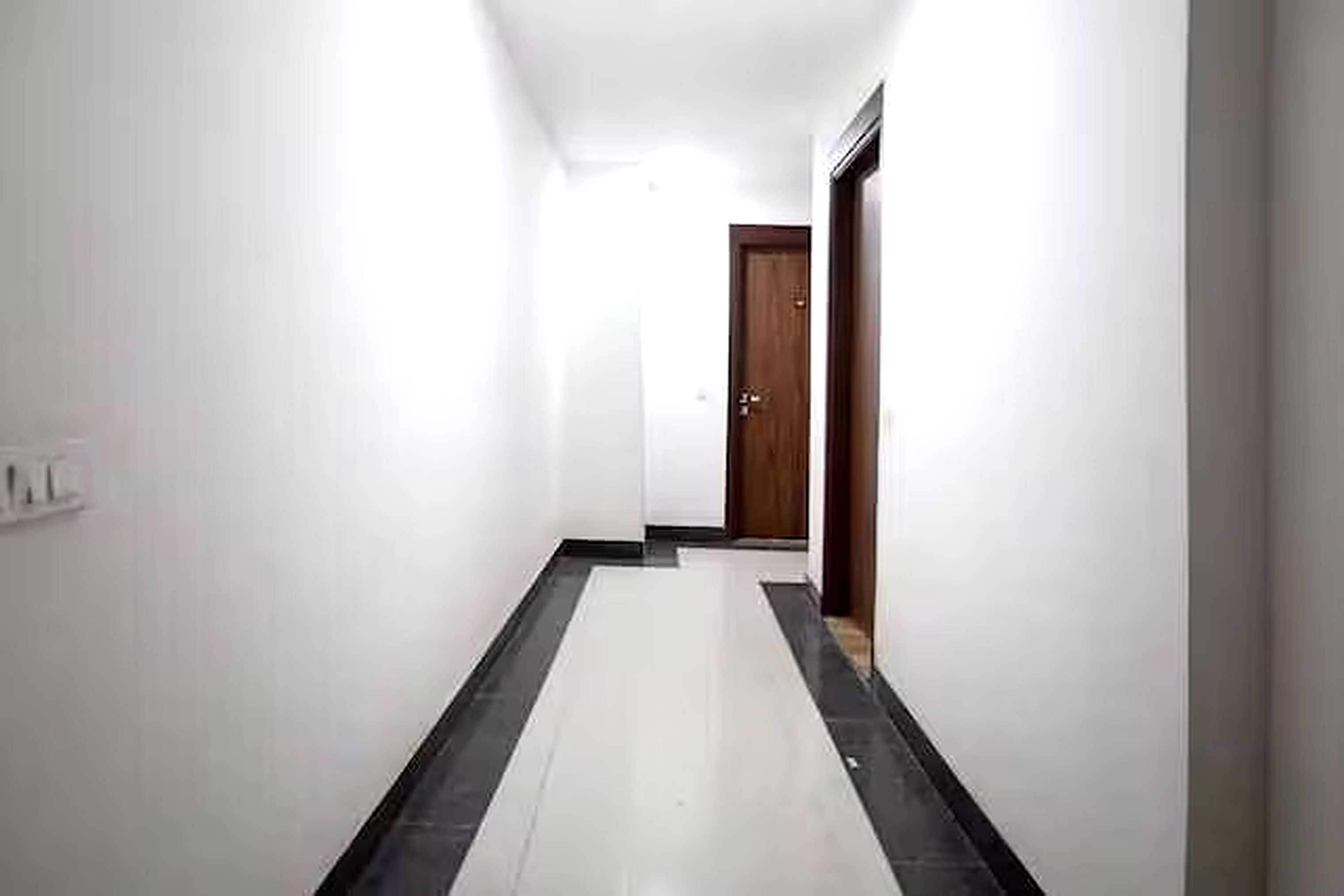 Collection O Salasar Palace - Tap to explore photos