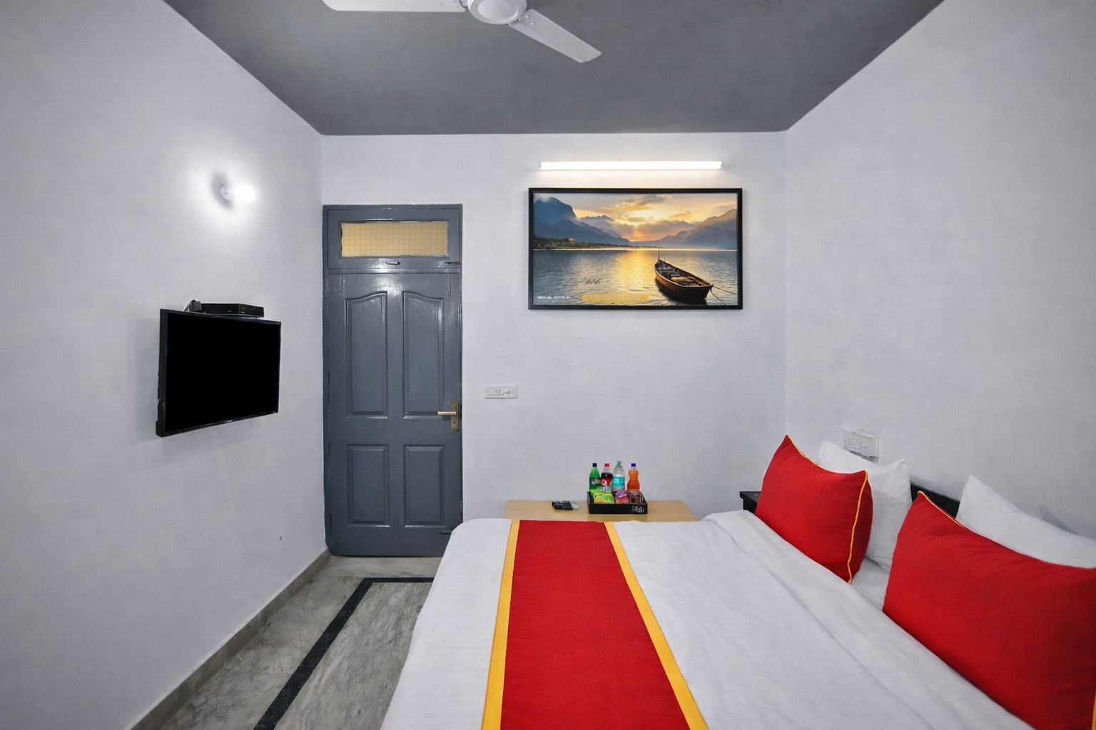Mauryan Express Hotel Hauz Khas Fort - Tap to explore photos