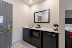 Hampton Inn and Suites DuPont